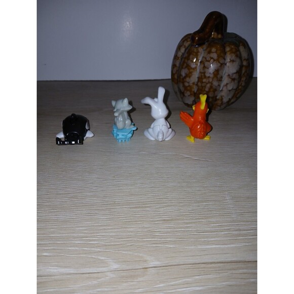 Lot Of 4 Kinder Egg Surprise Toys Ferrero Rabbit, Rooster, Whale & A Wolf Stamp - Picture 2 of 12